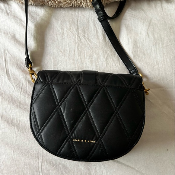 Charles and Keith black shoulder purse never used - Picture 2 of 3